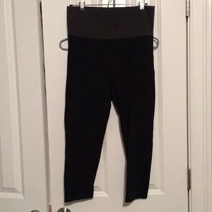 Victoria’s Secret yoga leggings capris